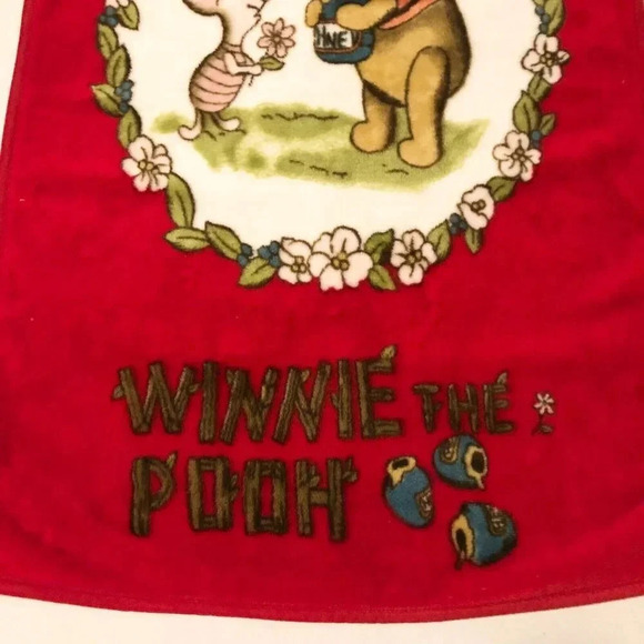 Vintage Winnie the Pooh and Piglet Red Blanket 51.5 x 37 Inch - Picture 3 of 16
